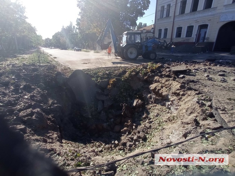 У Миколаєві відновили рух вулицею, яку обстріляли окупанти
