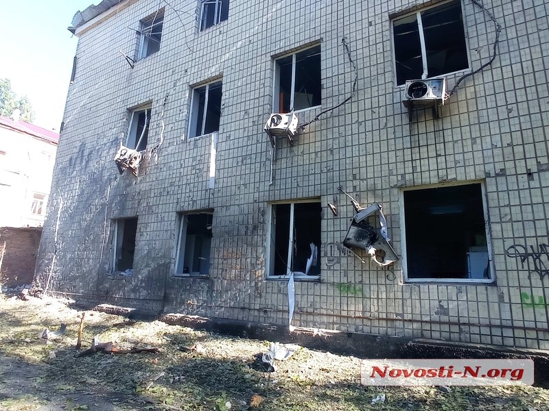 «Це дитяче відділення»: відео зі зруйнованої ворожим обстрілом лікарні у Миколаєві