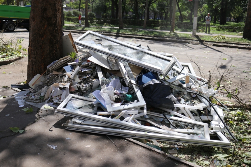 У Миколаєві обстріляли інститут післядипломної педосвіти (фото)