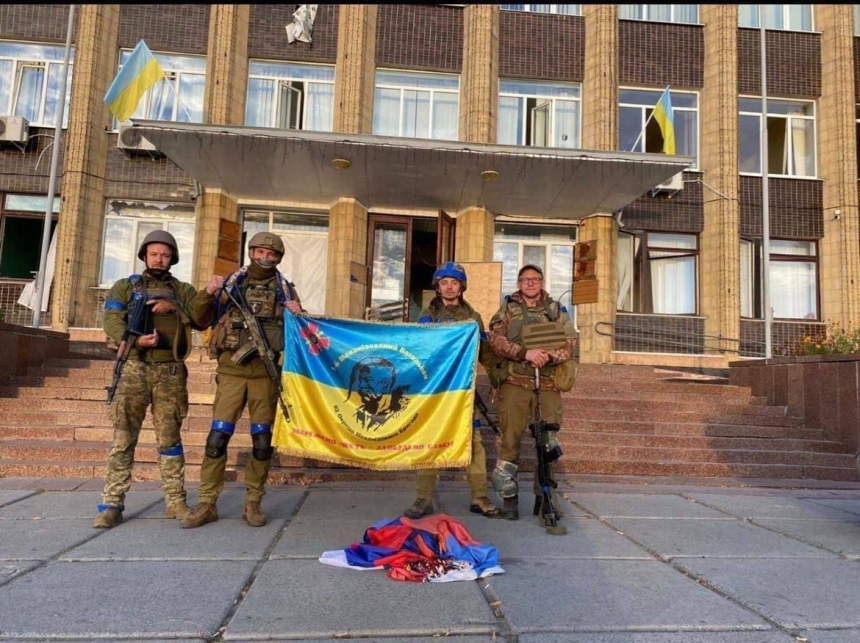 ЗСУ зайшли до Куп'янська і встановили прапор України (фото)