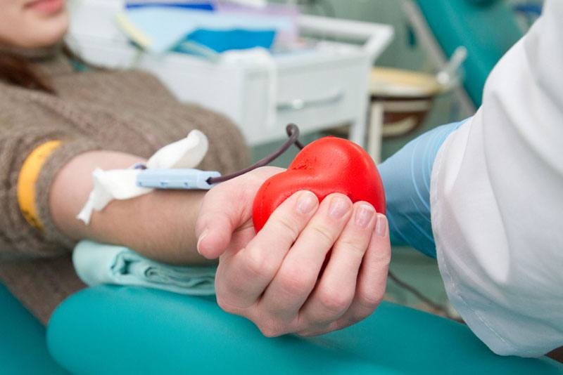 В Николаеве обладателей всех групп крови с отрицательным резус-фактором приглашают стать донорами