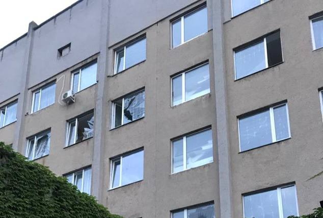 У Миколаєві вночі окупанти обстріляли лікарню та гаражний кооператив