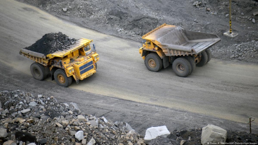 Несколько стран ЕС выступили против смягчения запрета на перевозку угля из РФ