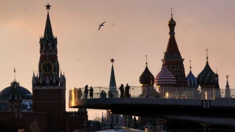 В Кремле думают ввести военное положение и запретить выезд мужчин