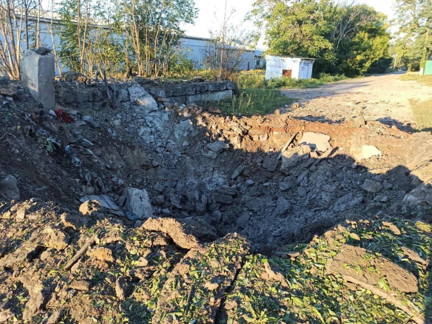 В Николаеве ракета упала во дворе пятиэтажки: появились фото последствий