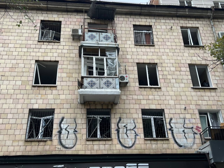 Сенкевич показав наслідки обстрілів: руйнування зазнав самий центр Миколаєва