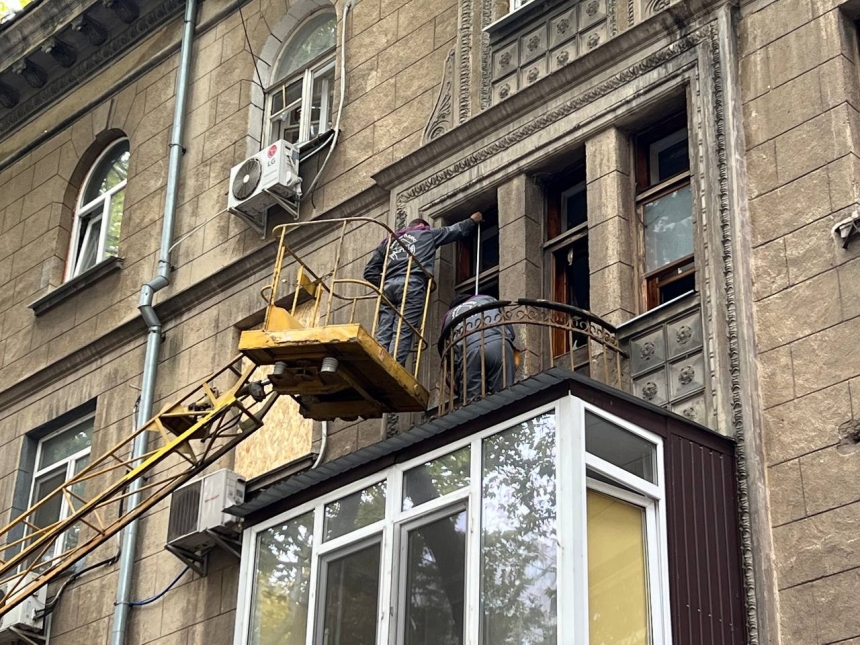 Сенкевич показав наслідки обстрілів: руйнування зазнав самий центр Миколаєва