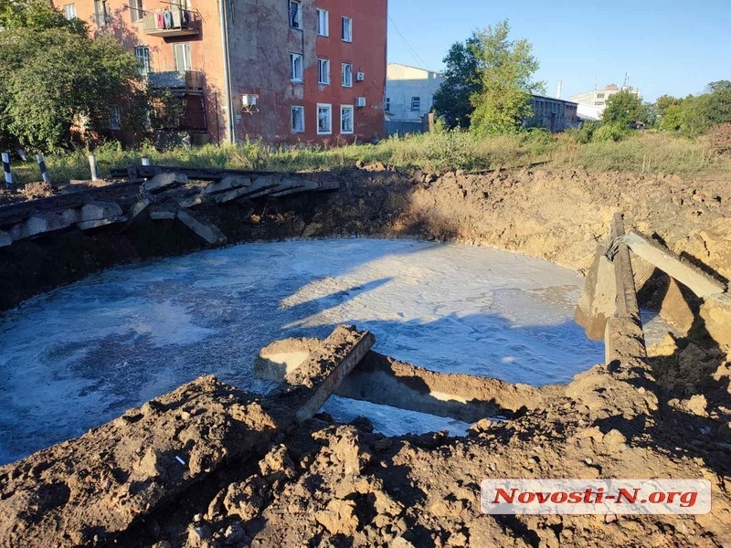 В Николаеве ракеты разрушают водопровод