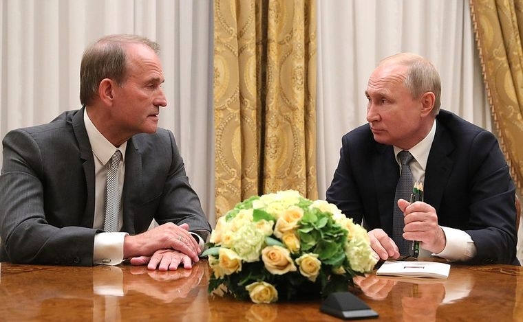 Путин лично настоял на обмене Медведчука на героев Мариуполя, хотя ФСБ была против — WP