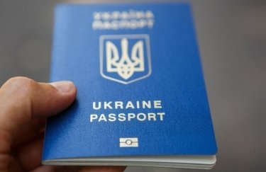 Жителі Криму, які втекли від мобілізації, хочуть отримати українські закордонні паспорти