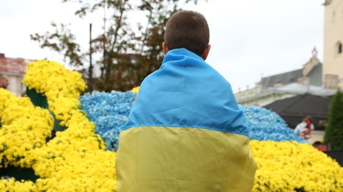 Близько 3 мільйонів українців працездатного віку перебувають за кордоном