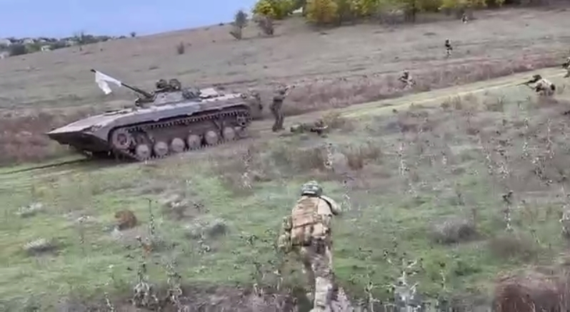 Глава Николаевской ОВА показал покупку вражеской БМП-2 (видео)