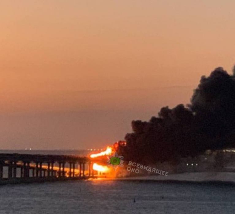 У Криму пролунав вибух на Кримському мосту (фото, відео)