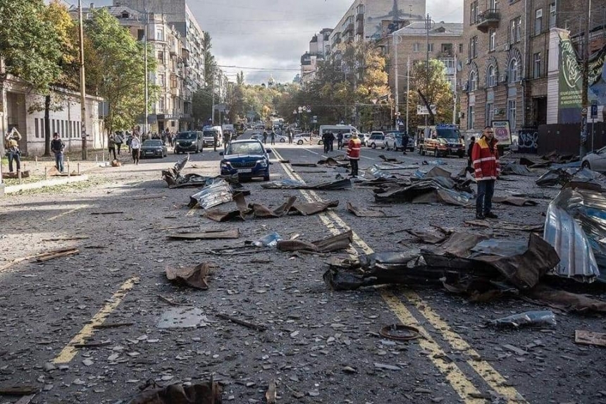 Зеленський: внаслідок масованих ударів РФ по Україні загинули 12 мирних жителів, понад 80 поранено