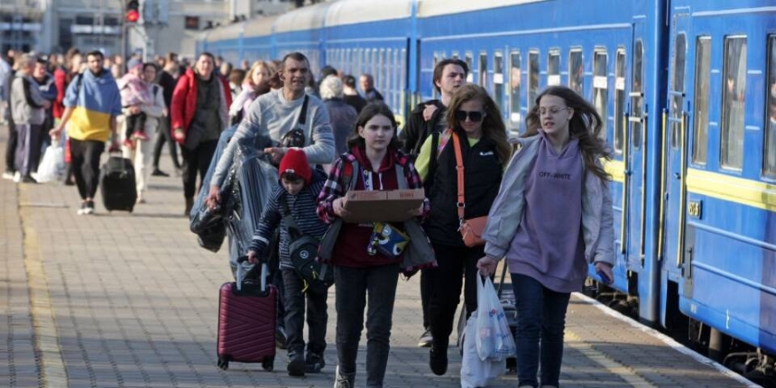 ЄК планує продовжити статус тимчасового захисту для біженців з України до 2024 року