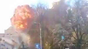 Появилось видео момента попадания ракеты в ТЭЦ во Львове