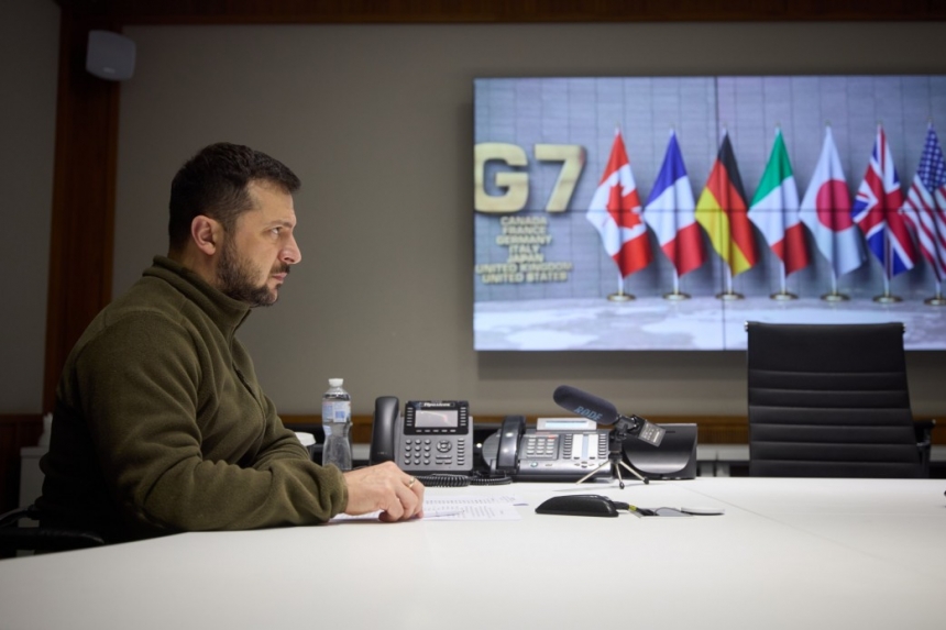 "Готовы поддерживать Украину  и поставлять оружие", - лидеры G7 сделали заявление
