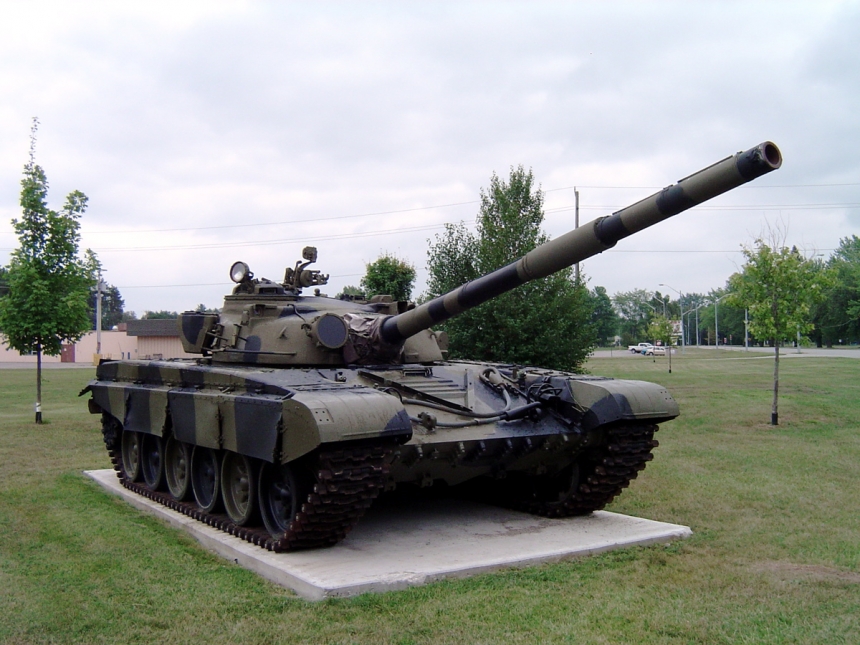Білорусь відправила до Росії першу партію «заморожених» радянських танків, - Генштаб