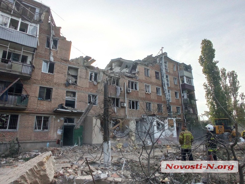Зеленский отреагировал на обстрел пятиэтажного дома в Николаеве