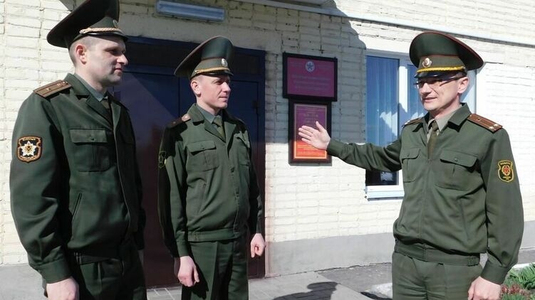 Военным Беларуси запретили выезжать за границу, - СМИ