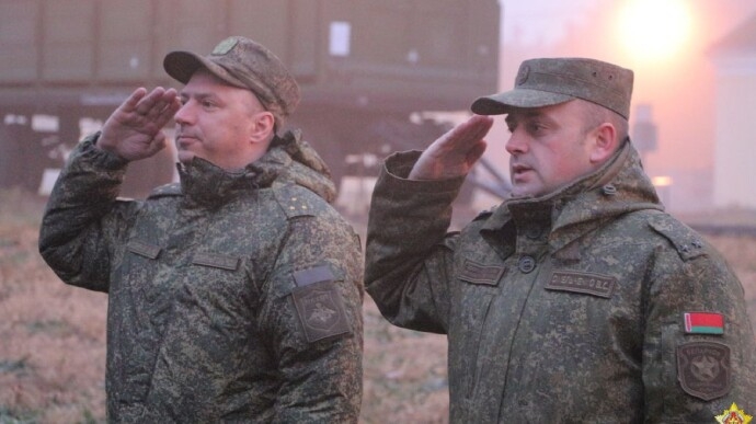 До Білорусі прибули перші ешелони з російськими військовими