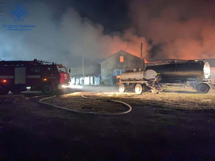 В Николаевской области из-за обстрела сгорели 5 тонн кормов
