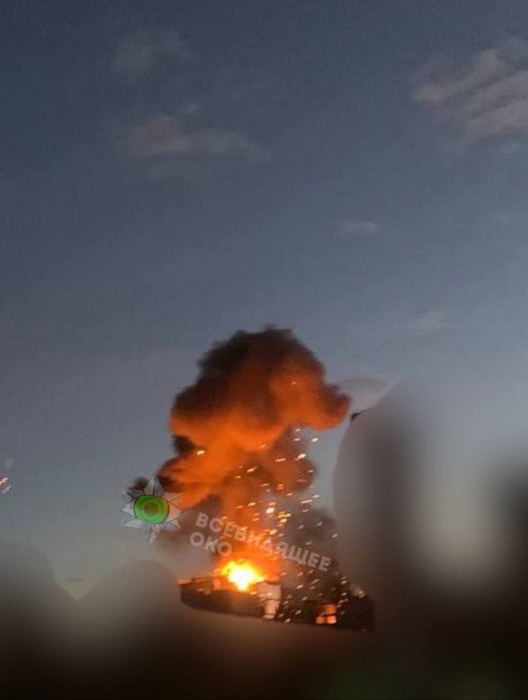 В результате атаки дронами в Киеве повреждены несколько жилых домов