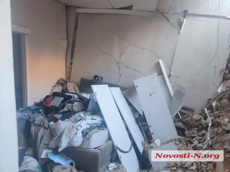 Обстрел жилого дома в Николаеве: спасательные работы завершены (фото, видео)