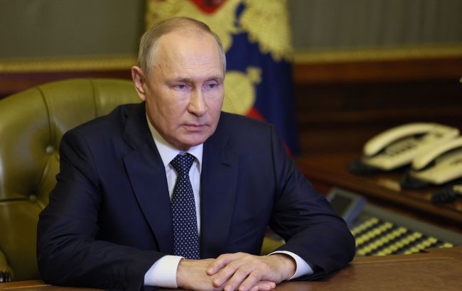 Путин сохраняет власть, но его позиции пошатнутся в случае поражения в Украине, - Reuters