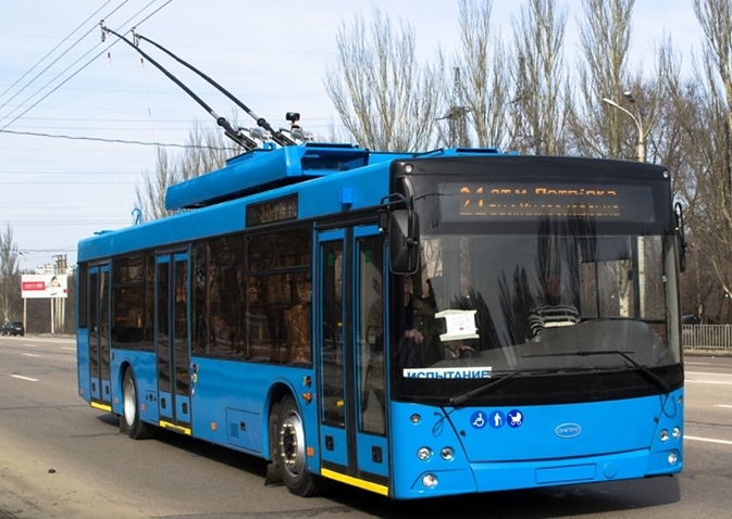 У Миколаєві сьогодні тролейбуси та трамваї працюватимуть до 19:30