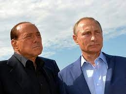 ЕК заявила, что 20 бутылок водки, которые Берлускони принял от Путина, являются нарушением санкций