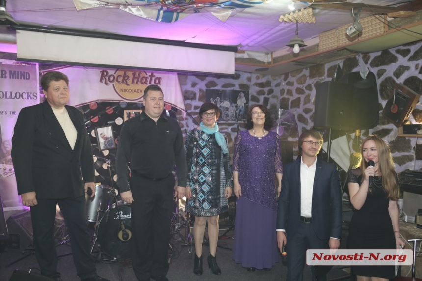 Артисты николаевской филармонии устроили рандеву для ценителей музыки (фоторепортаж)