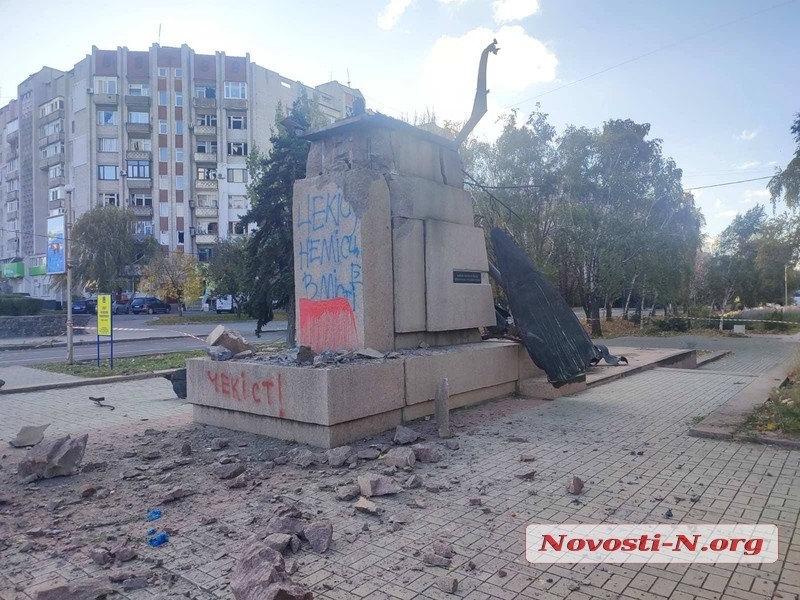 «Уничтожен путем контролируемого взрыва», — Любаров о памятнике погибшим милиционерам