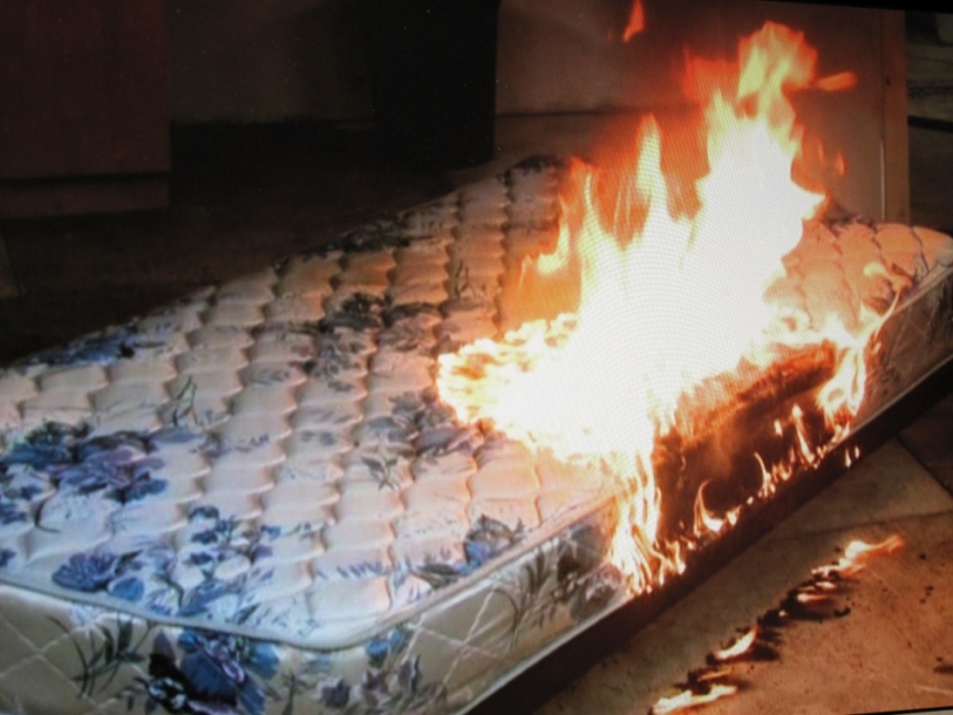 В Новой Одессе из-за неосторожного курения загорелся дом: погиб мужчина