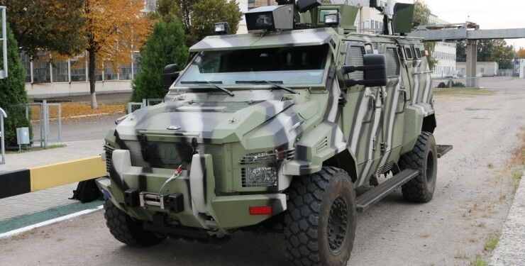 В Украине разработан беспилотный бронеавтомобиль КрАЗ (видео)