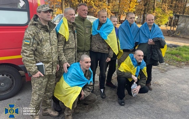 Опубликованы эксклюзивные кадры встречи освобожденных украинских пленных