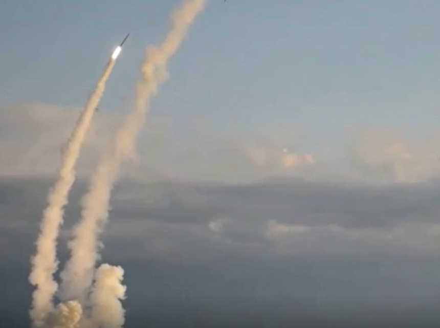 «Все цели достигнуты»: в РФ показали, как запускали ракеты по украинским городам (видео)