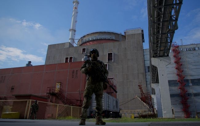 Анульовані перепустки та військове обладнання на даху: в ГУР розкрили ситуацію на ЗАЕС