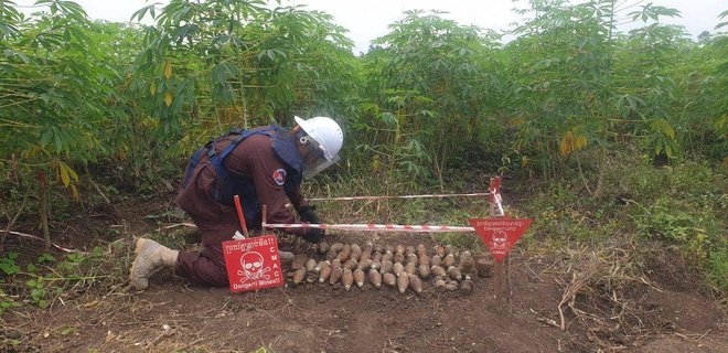 Саперы из Камбоджи будут учить украинских специалистов обезвреживать мины