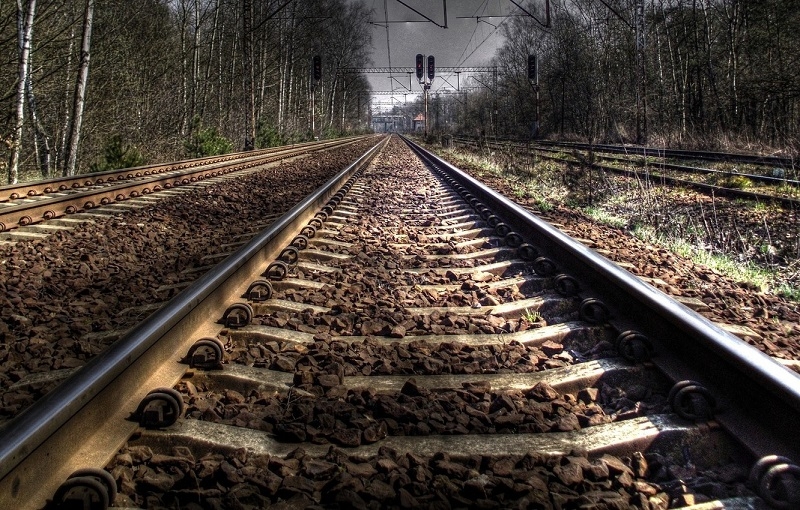 В Польше украинка бежала три километра за поездом, в котором были ее дети