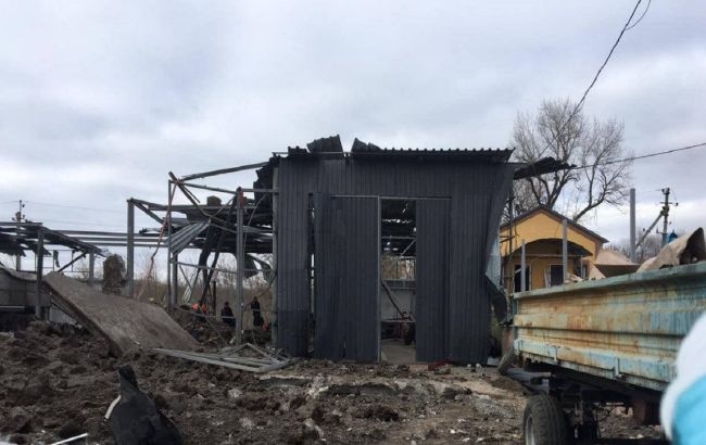 РФ с вертолета обстреляла село в Харьковской области: повреждены электросети