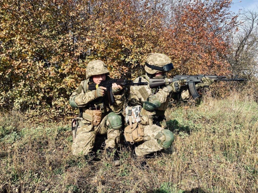 У Снігурівці триває бій, - нардеп