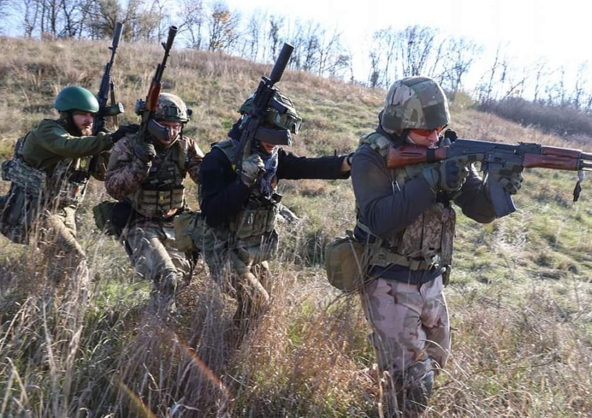 Українські захисники відбили атаки ворога в районі 12 населених пунктів, - Генштаб