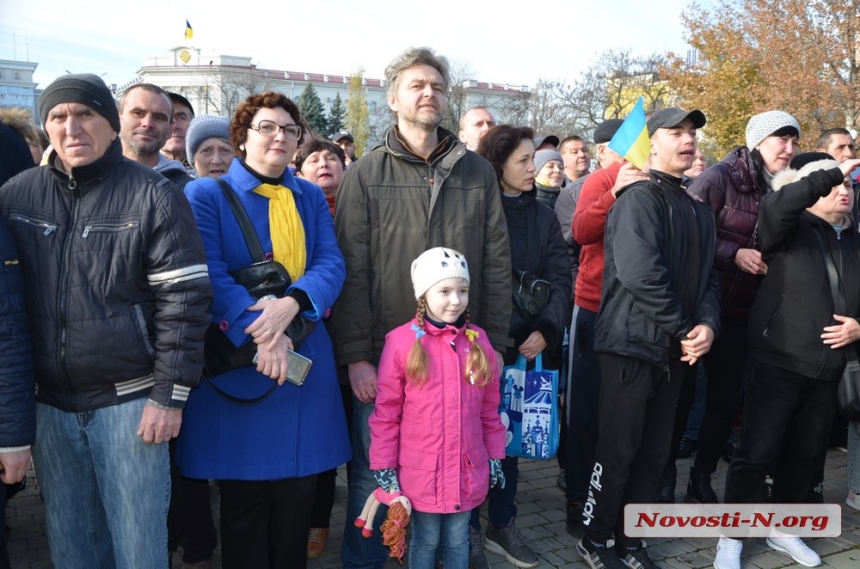 Як Херсон зустрічає українських військових (фото, відео)