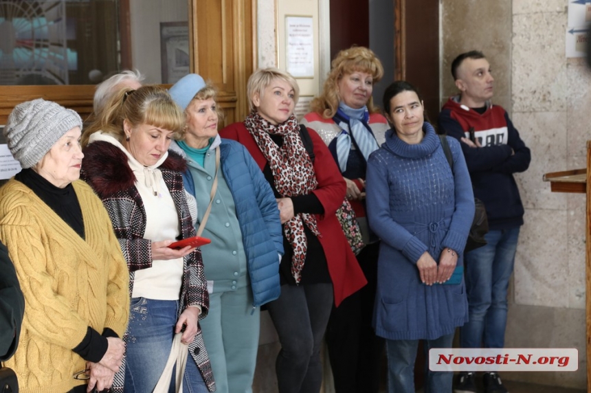Ангели з паперу: у Миколаєві відкрилася виставка Олени Маркітан (фото, відео)