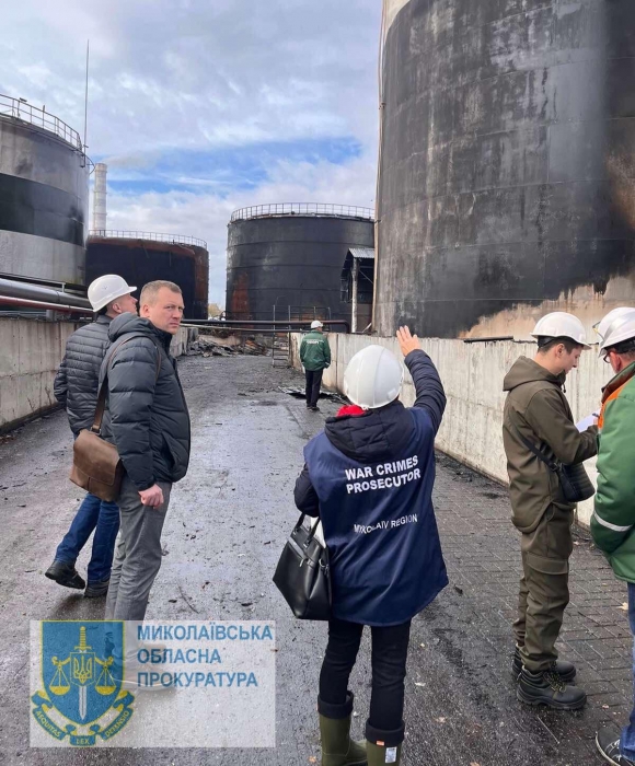 Россияне обстреляли предприятие в Николаеве, где загорелось масло ...