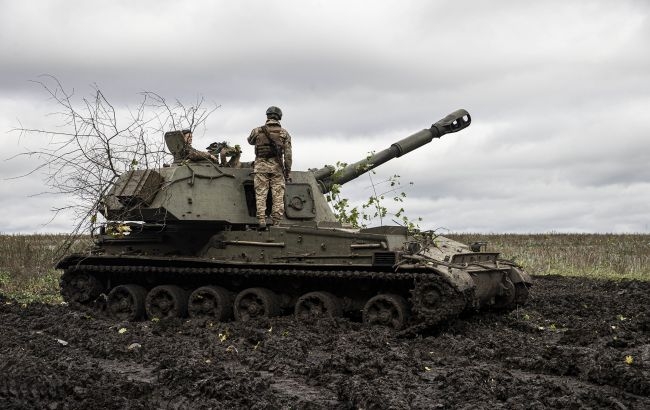 Украинские военные уничтожили российский БТР в оккупированных Олешках (видео)
