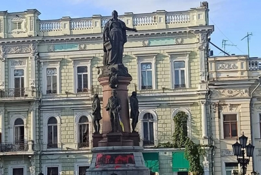 Сенкевич запевнив, що у Миколаєві пам'ятник Катерині вже прибрали б