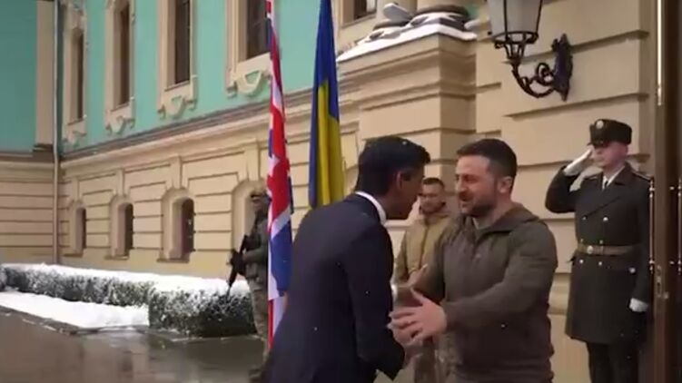 Премьер-министр Великобритании прибыл в Украину