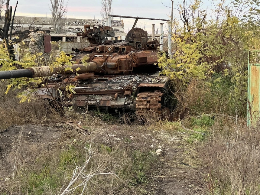 Оккупанты  разрушили село на границе с Николаевской областью (фото)